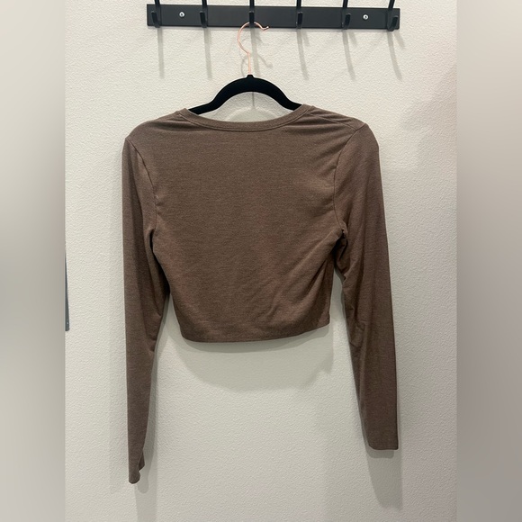 Soft A&F Collection Cropped Button Up Top - Picture 2 of 2